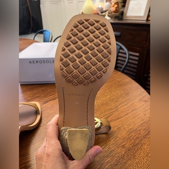 Aerosoles Calico Sandal *WORN ONCE* Excellent, like new condition! Tan Size 10 - Picture 5 of 7